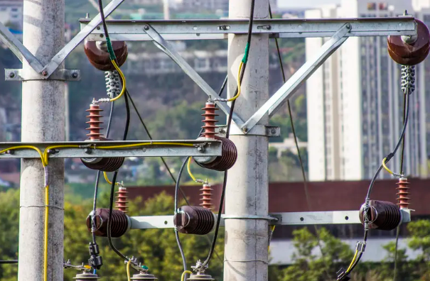 Common Issues with Power Arresters: Pollution Flashover, Aging Identification, And Maintenance Strategies