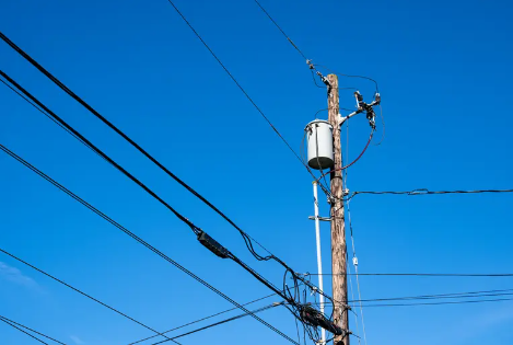 Coordinated Fault Clearance Strategy of Fast-Acting Fuses and DC Circuit Breakers in DC Distribution Networks