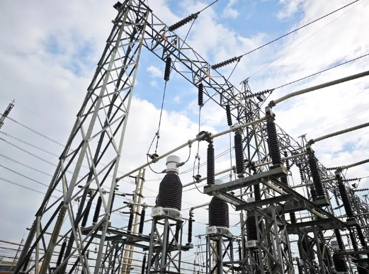 Characteristics of Disconnector Switching Operations and Suppression Measures: Arc Reignition Mechanisms and the Effectiveness of Damping Resistors
